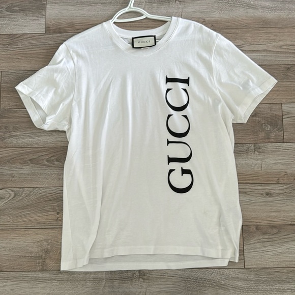 Other - GUCCCI MENS VERTICAL PRINT WHITE T-SHIRT